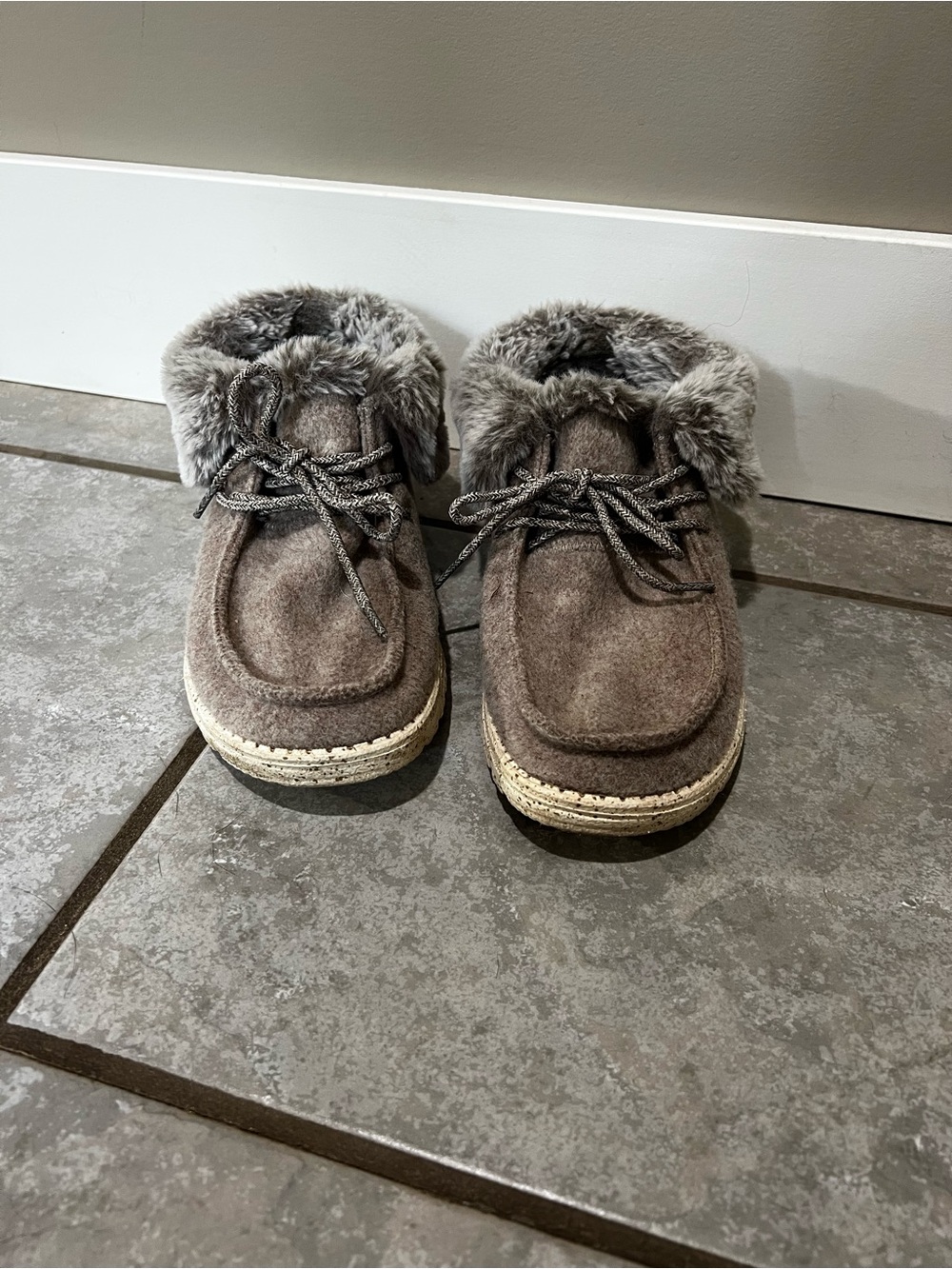 Hey Dude Women's Faux Fur Moccasin Slippers - Gray Taupe